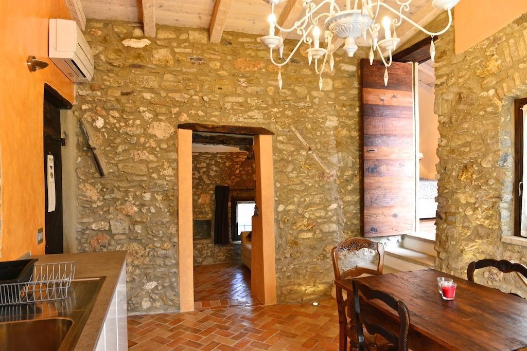 Agriturismo C'Era Una Volta Camporosso  Ruang foto